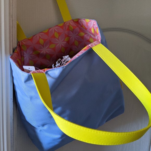 Clinique Go Bag - Picture 1 of 1